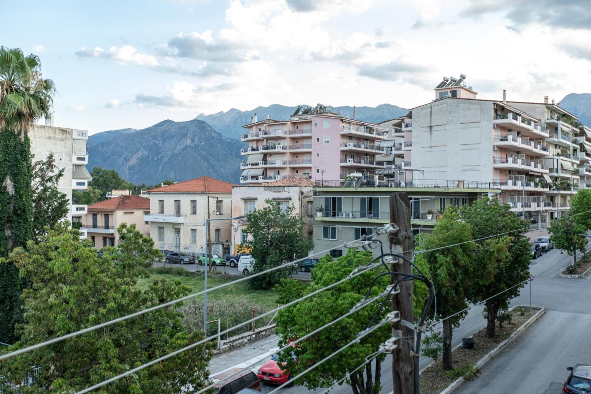 Central Cozy Apartment 3 Спарти Екстериор снимка
